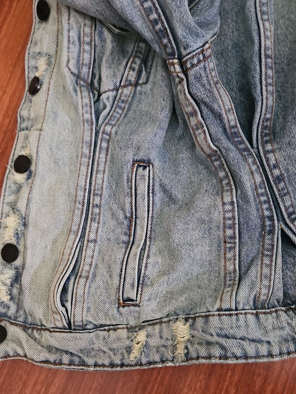 Blanknyc Jean Jacket Removable Hood Distressed NWOT Small - Picture 8 of 10